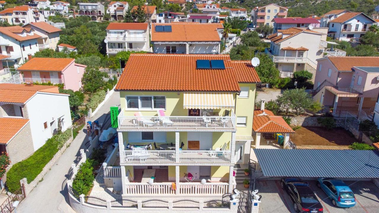 Apartment Antonija 로고즈니차 외부 사진
